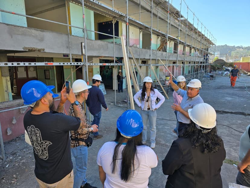 Avanzan las obras de conservación del Liceo Juan Martínez de Rozas cuya inversión supera los $2 mil millones  