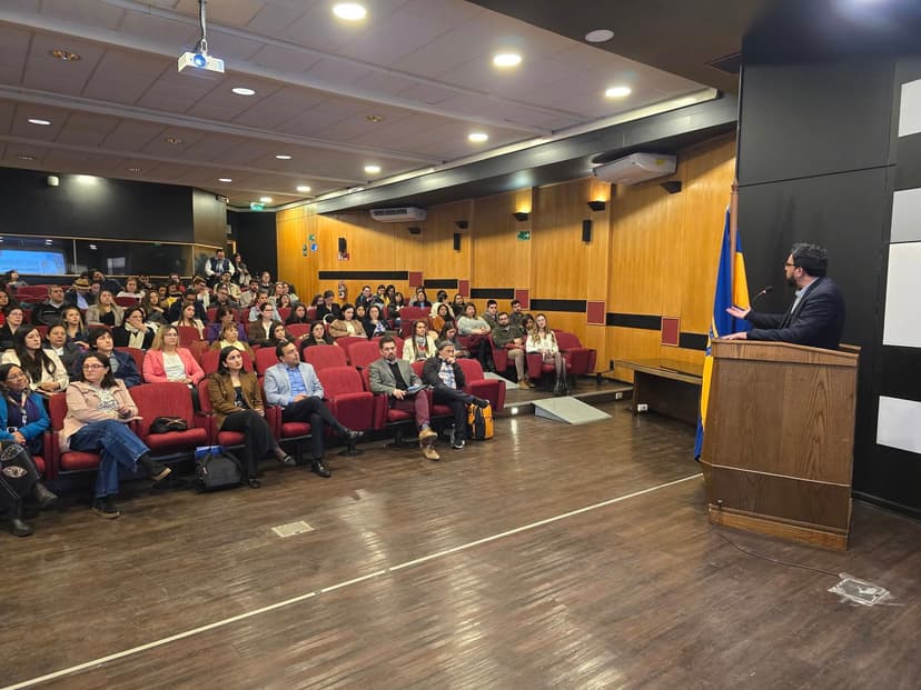Seminario: ”Construyendo Comunidades de Bienestar. Evidencias, experiencias, aprendizajes y estrategias para la promoción de climas y trayectorias escolares positivas”